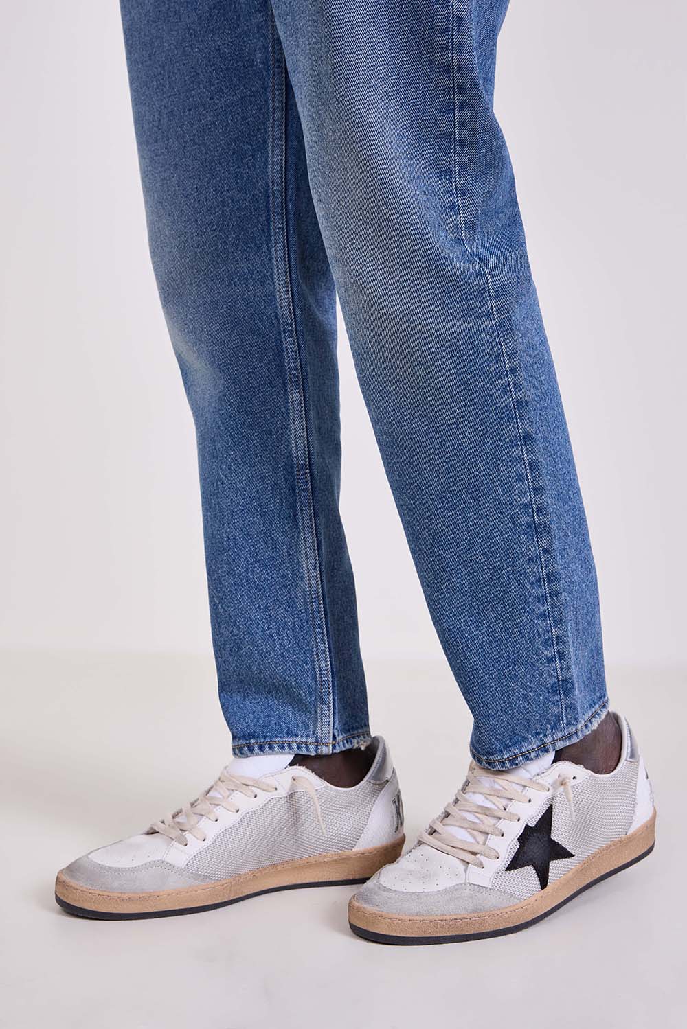 תמונת כל הלוק של סניקרס